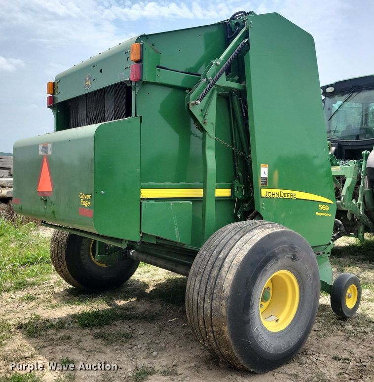 image for item DN4008 John Deere 569 Mega Wide Plus  round baler