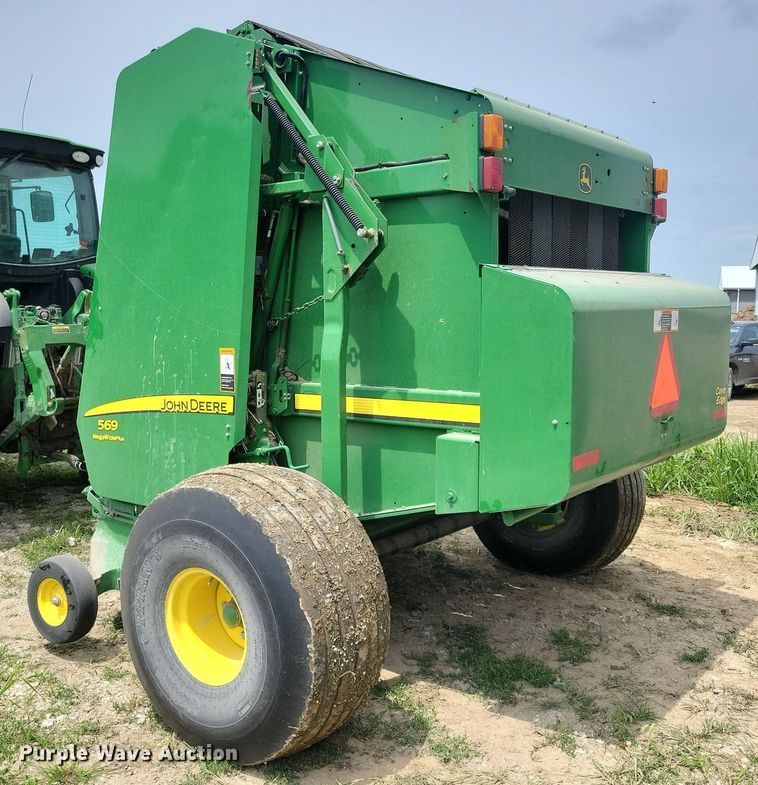 image for item DN4008 John Deere 569 Mega Wide Plus  round baler