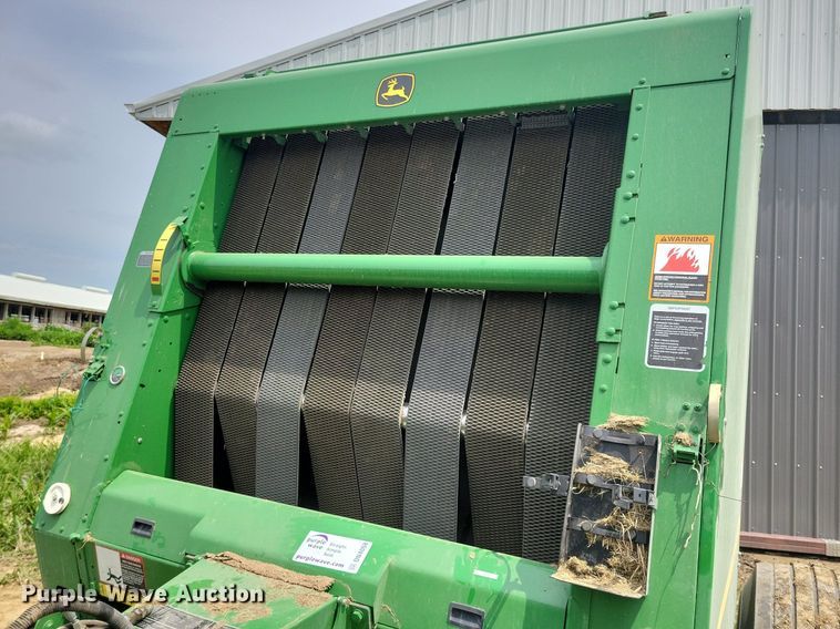 image for item DN4008 John Deere 569 Mega Wide Plus  round baler