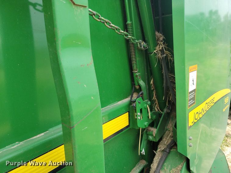 image for item DN4008 John Deere 569 Mega Wide Plus  round baler