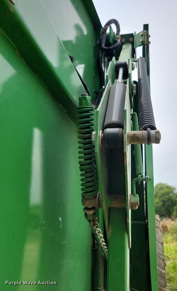 image for item DN4008 John Deere 569 Mega Wide Plus  round baler