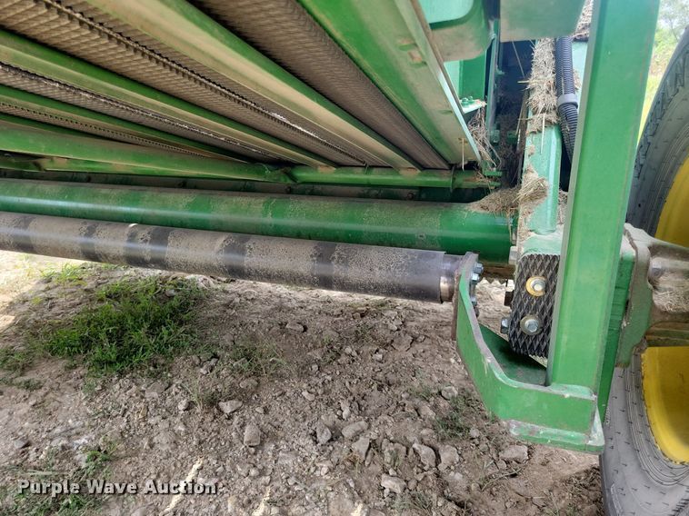image for item DN4008 John Deere 569 Mega Wide Plus  round baler