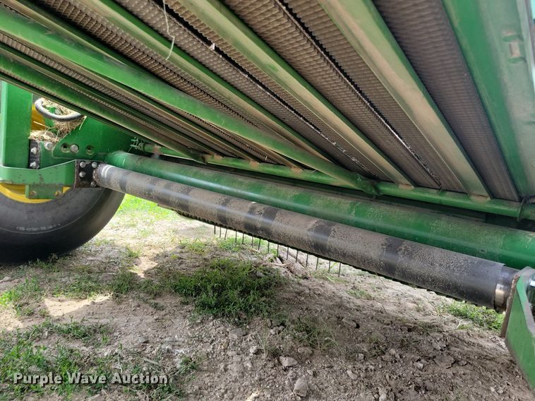 image for item DN4008 John Deere 569 Mega Wide Plus  round baler