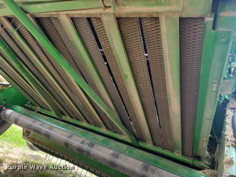 image for item DN4008 John Deere 569 Mega Wide Plus  round baler