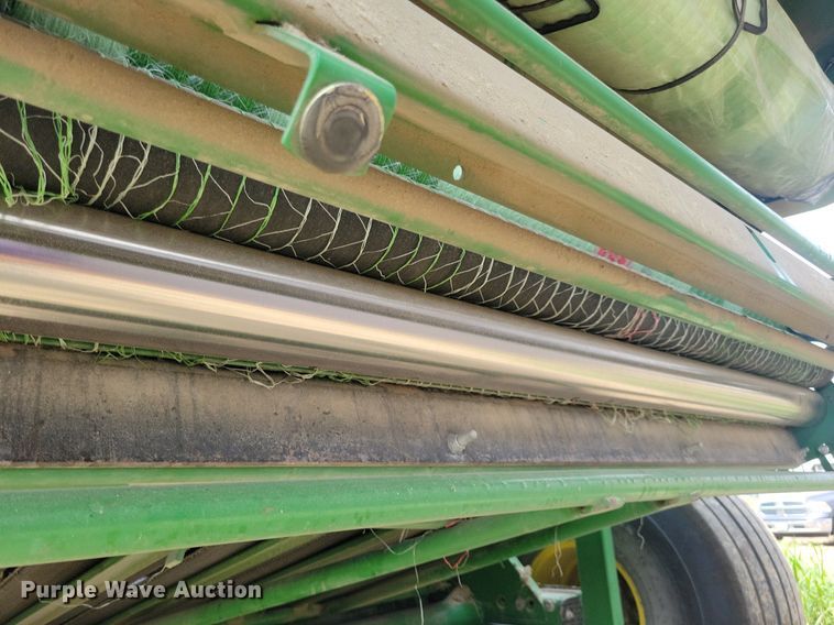 image for item DN4008 John Deere 569 Mega Wide Plus  round baler