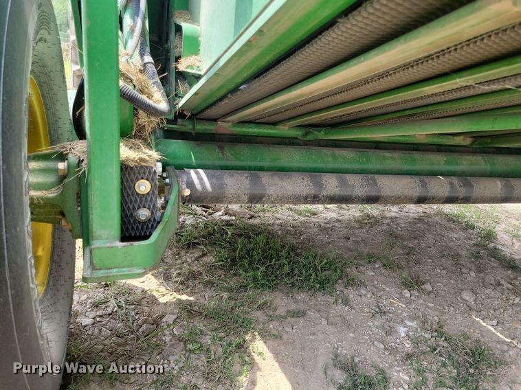 image for item DN4008 John Deere 569 Mega Wide Plus  round baler