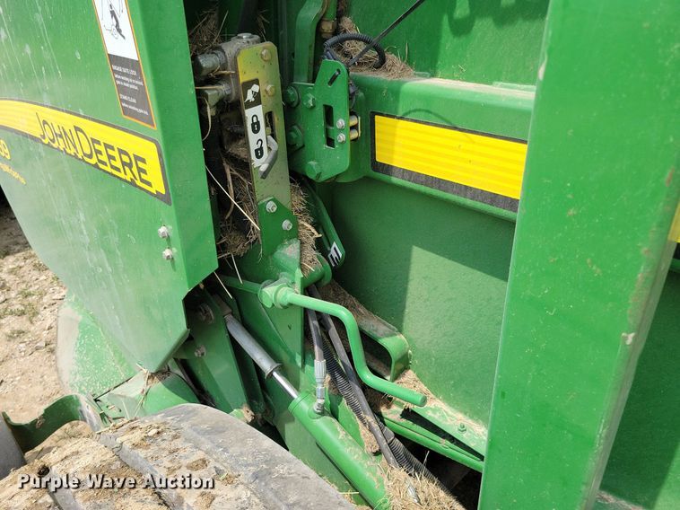 image for item DN4008 John Deere 569 Mega Wide Plus  round baler