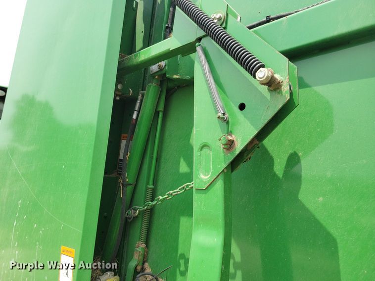image for item DN4008 John Deere 569 Mega Wide Plus  round baler