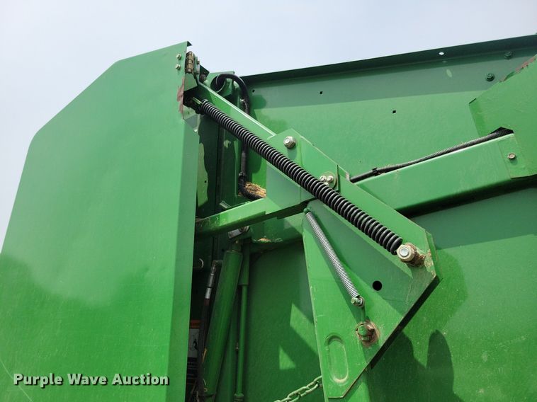 image for item DN4008 John Deere 569 Mega Wide Plus  round baler