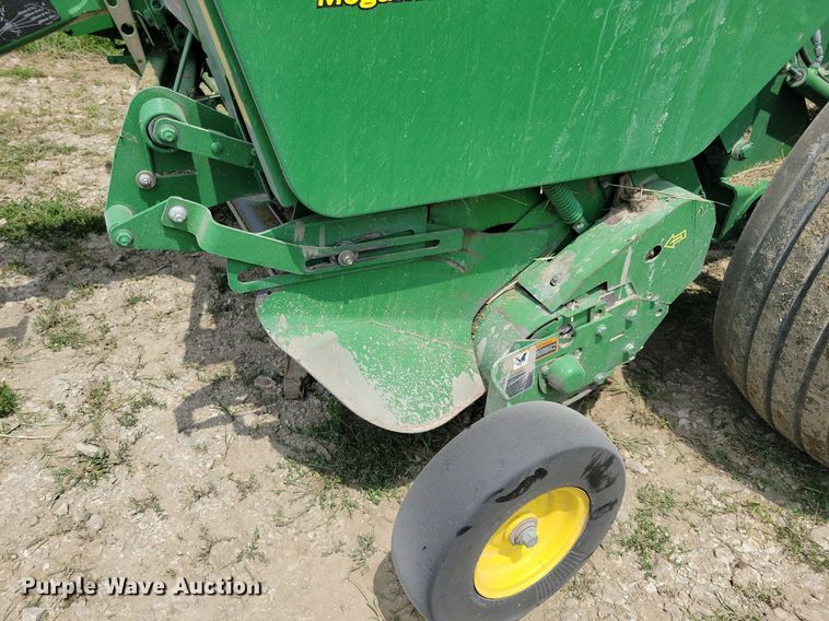 image for item DN4008 John Deere 569 Mega Wide Plus  round baler