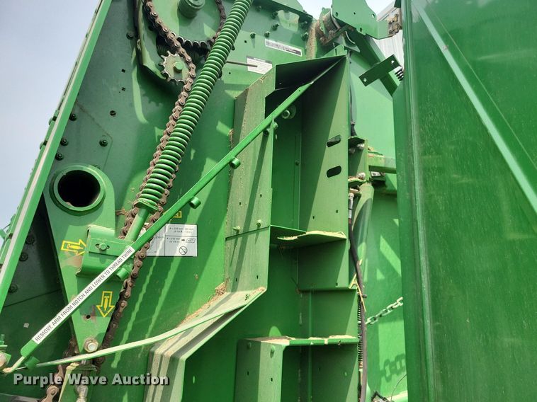 image for item DN4008 John Deere 569 Mega Wide Plus  round baler