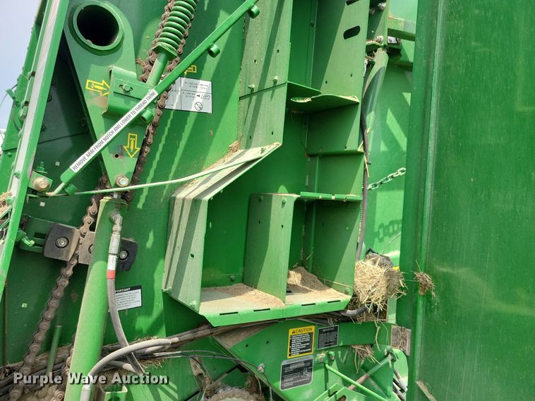 image for item DN4008 John Deere 569 Mega Wide Plus  round baler