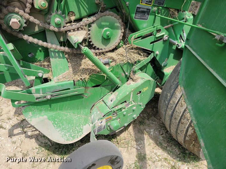 image for item DN4008 John Deere 569 Mega Wide Plus  round baler