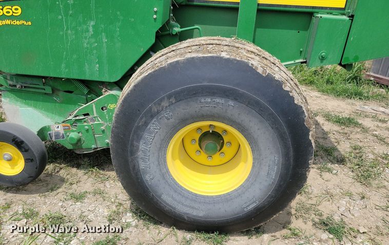 image for item DN4008 John Deere 569 Mega Wide Plus  round baler