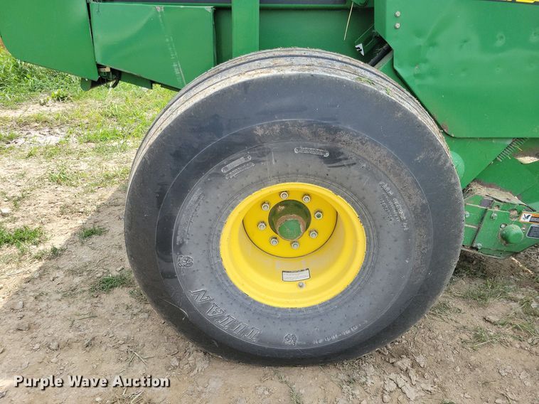 image for item DN4008 John Deere 569 Mega Wide Plus  round baler
