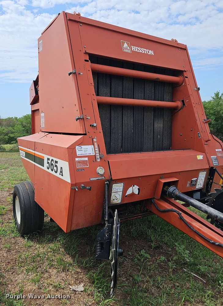 image for item DN8577 Hesston 565A  round baler