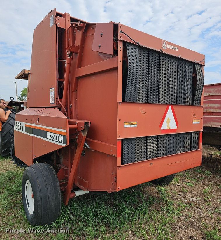 image for item DN8577 Hesston 565A  round baler