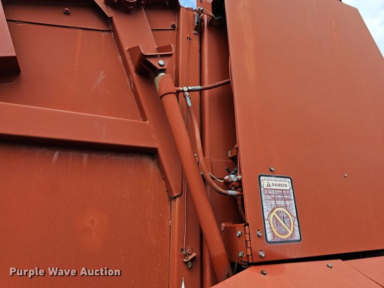 image for item DN8577 Hesston 565A  round baler