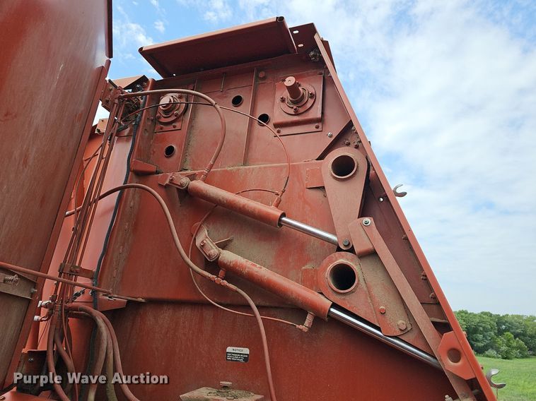 image for item DN8577 Hesston 565A  round baler
