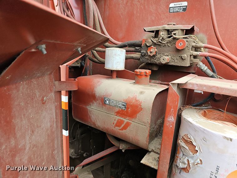 image for item DN8577 Hesston 565A  round baler