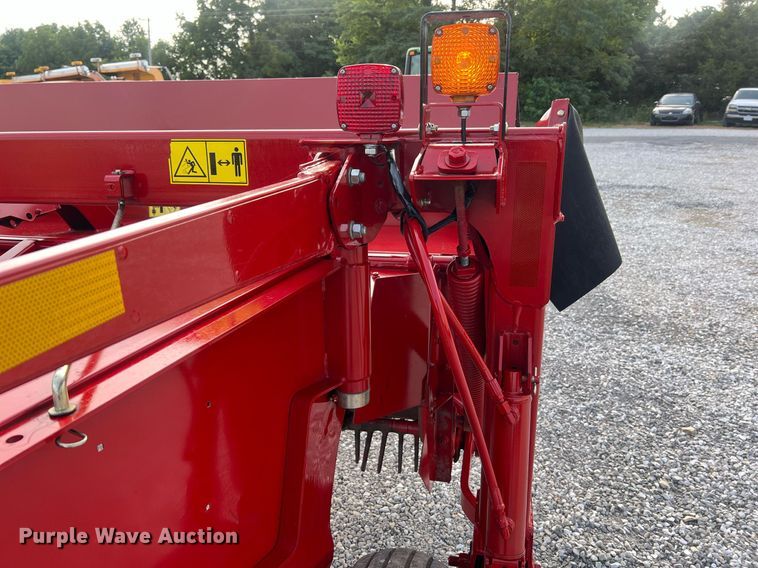 image for item DO2196 2018 Case IH DC102F  swather / windrower