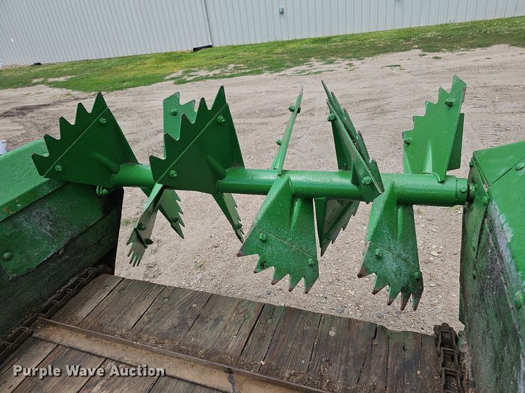 image for item DO2869 John Deere 34  manure spreader