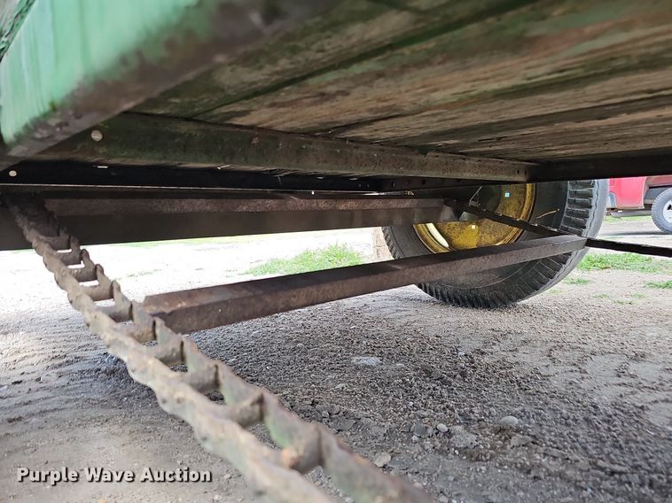 image for item DO2869 John Deere 34  manure spreader