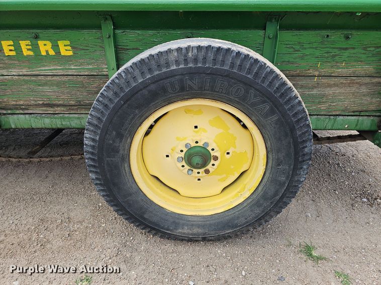 image for item DO2869 John Deere 34  manure spreader