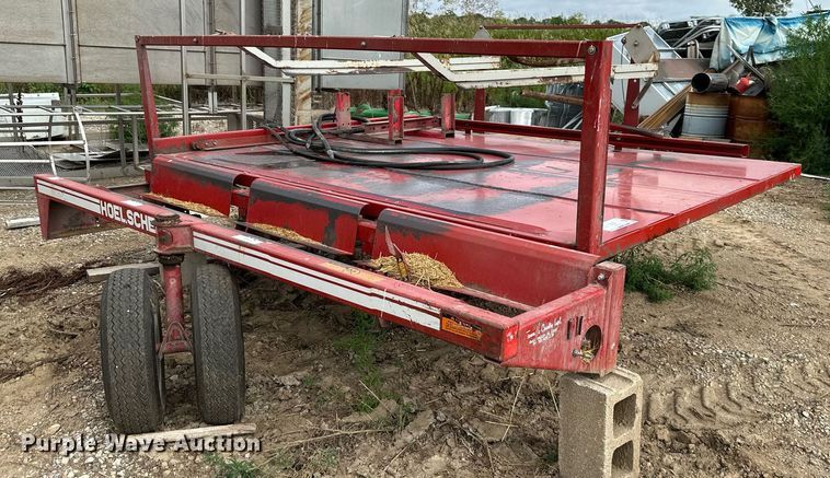 image for item DO5168 Hoelscher 1000  bale accumulator