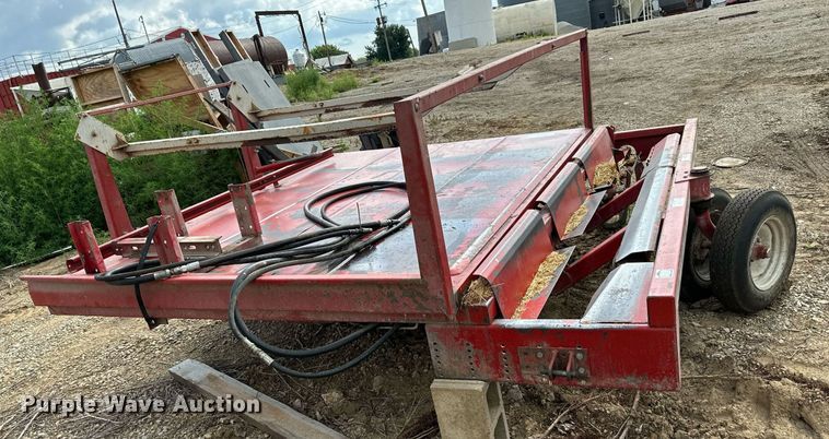 image for item DO5168 Hoelscher 1000  bale accumulator