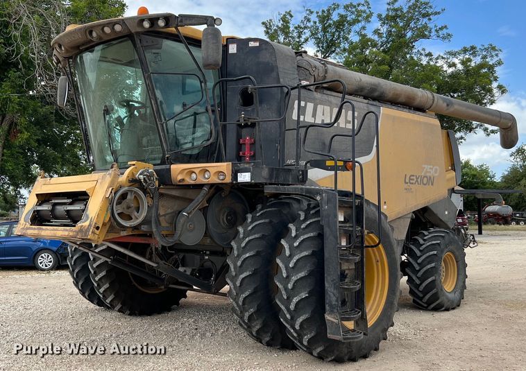 image for item DQ2118 2012 Claas 750  combine