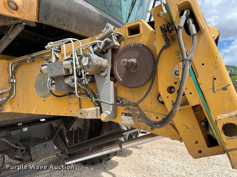 image for item DQ2118 2012 Claas 750  combine