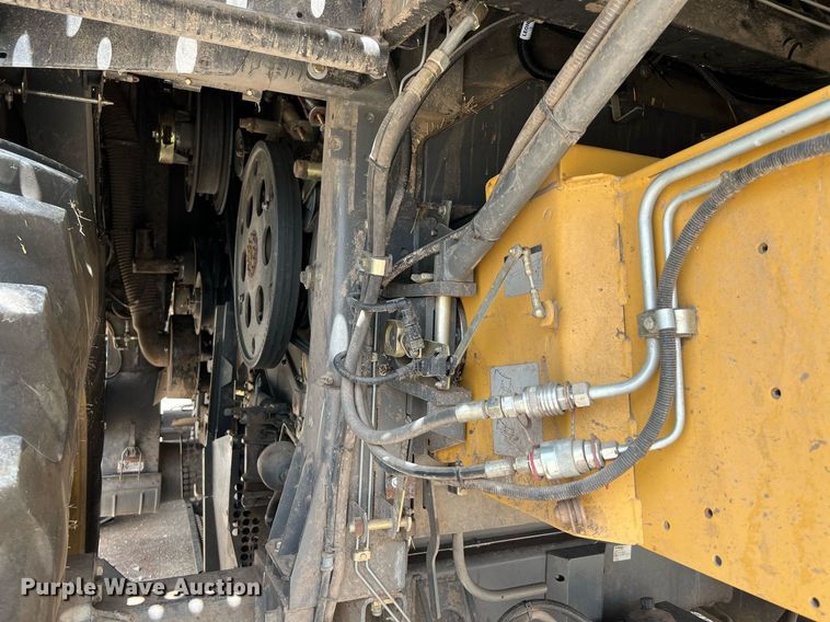 image for item DQ2118 2012 Claas 750  combine