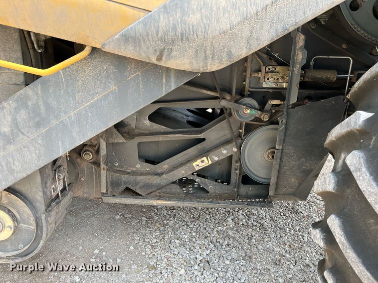 image for item DQ2118 2012 Claas 750  combine