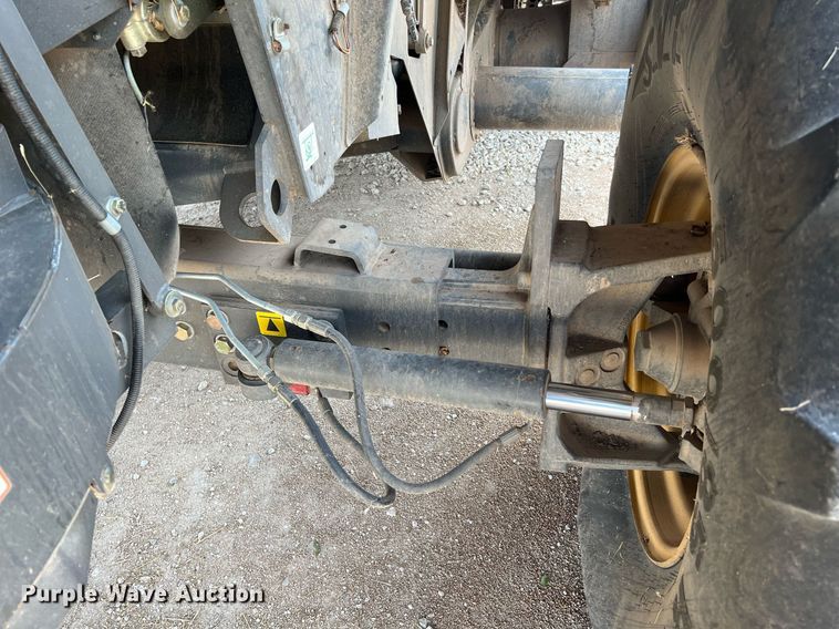 image for item DQ2118 2012 Claas 750  combine