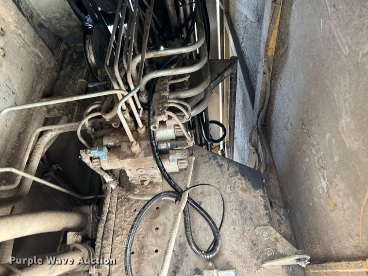 image for item DQ2118 2012 Claas 750  combine