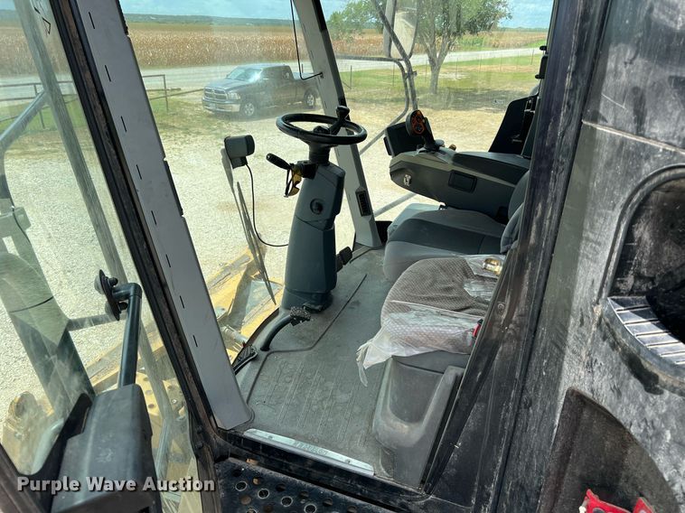 image for item DQ2118 2012 Claas 750  combine