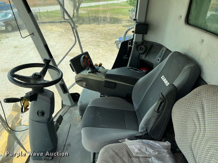 image for item DQ2118 2012 Claas 750  combine