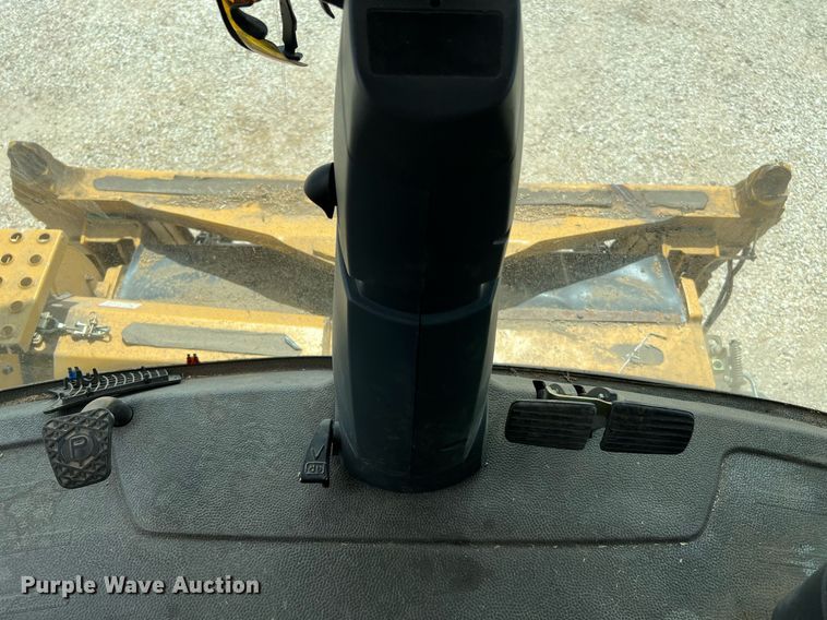 image for item DQ2118 2012 Claas 750  combine