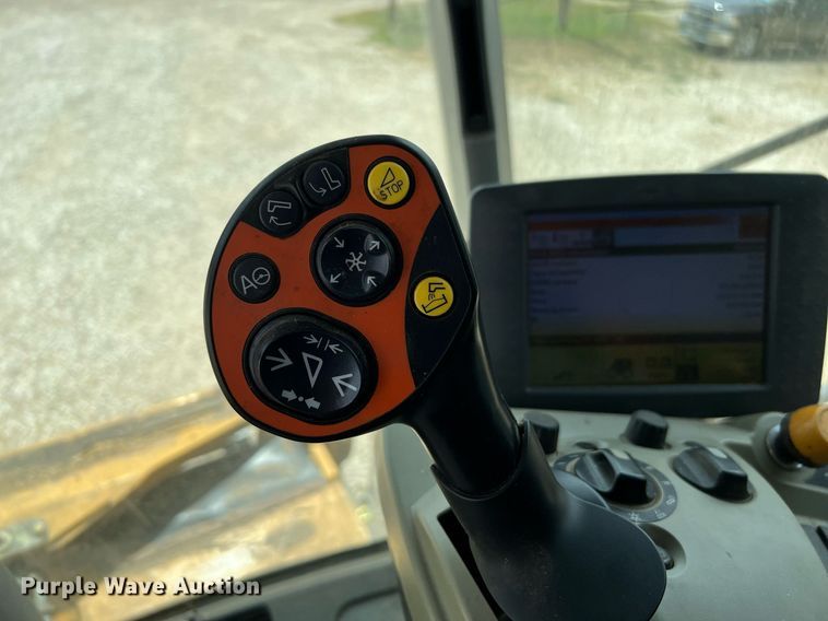 image for item DQ2118 2012 Claas 750  combine