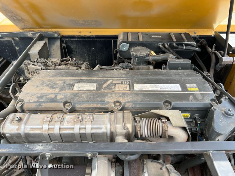 image for item DQ2118 2012 Claas 750  combine