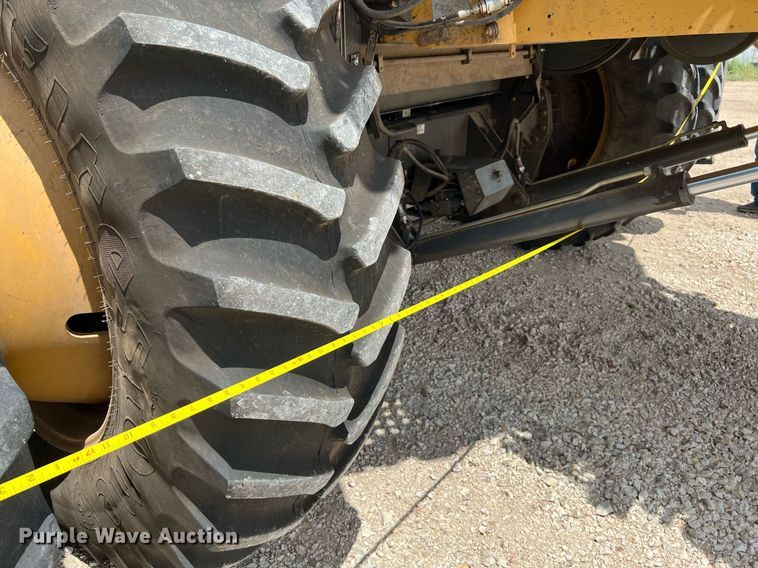 image for item DQ2118 2012 Claas 750  combine