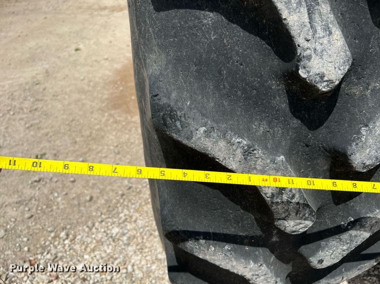 image for item DQ2118 2012 Claas 750  combine