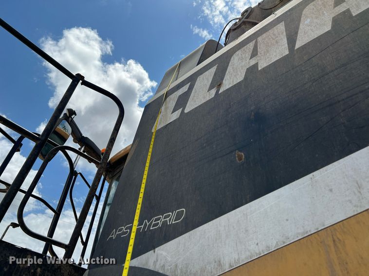 image for item DQ2118 2012 Claas 750  combine