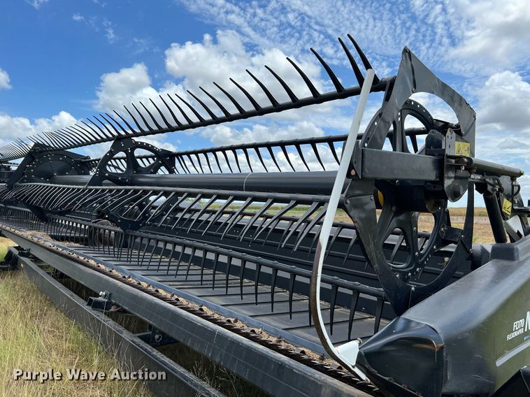 image for item DQ2119 2012 MacDon FD70  flex head