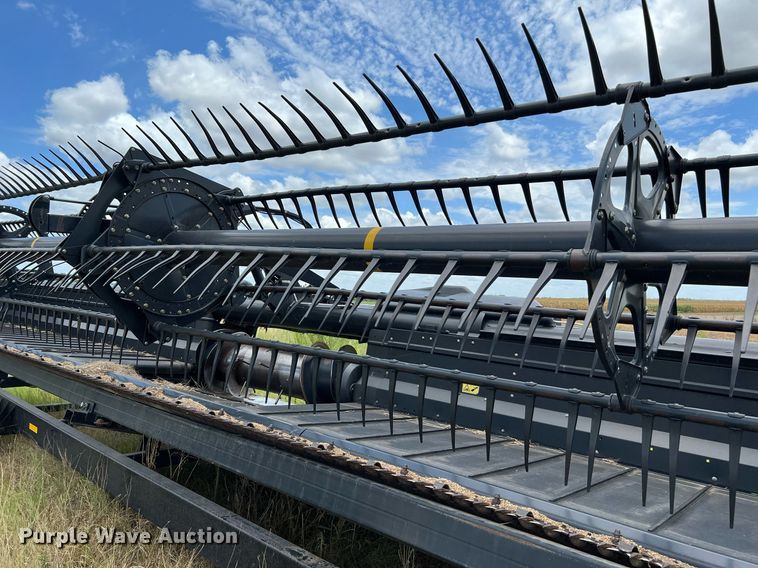 image for item DQ2119 2012 MacDon FD70  flex head