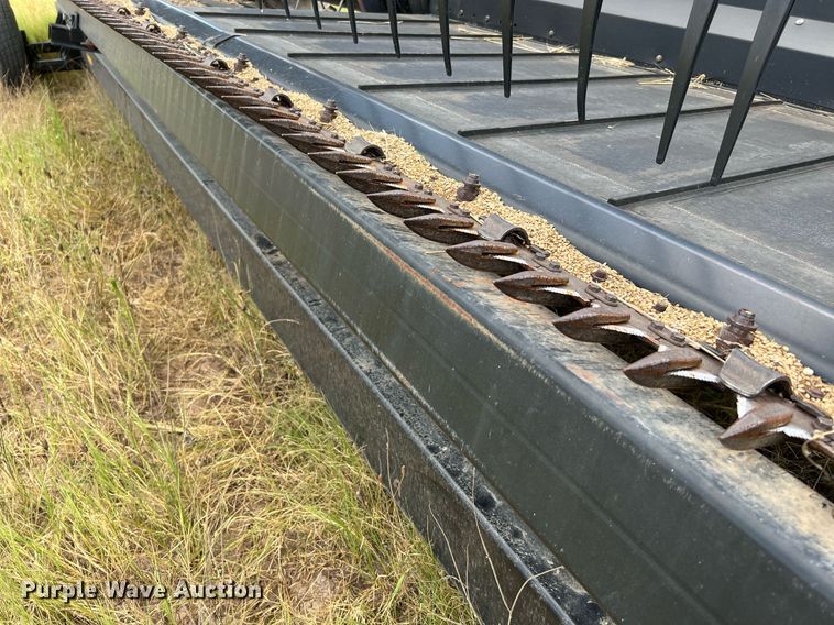 image for item DQ2119 2012 MacDon FD70  flex head