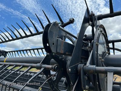 image for item DQ2119 2012 MacDon FD70  flex head