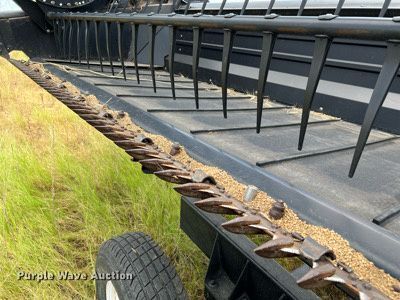 image for item DQ2119 2012 MacDon FD70  flex head