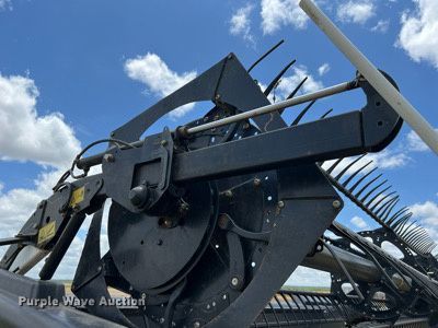 image for item DQ2119 2012 MacDon FD70  flex head